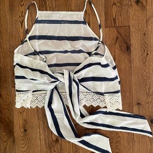 Abercrombie & Fitch Crop Top - tie waist back
